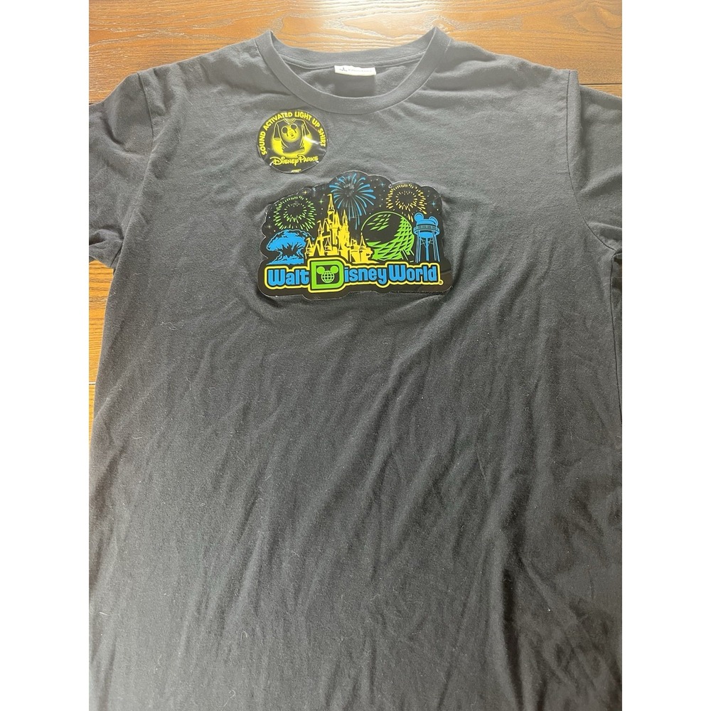Disney Parks Authentic Originals Sound Activated Light-Up Shirt Size Large READ
